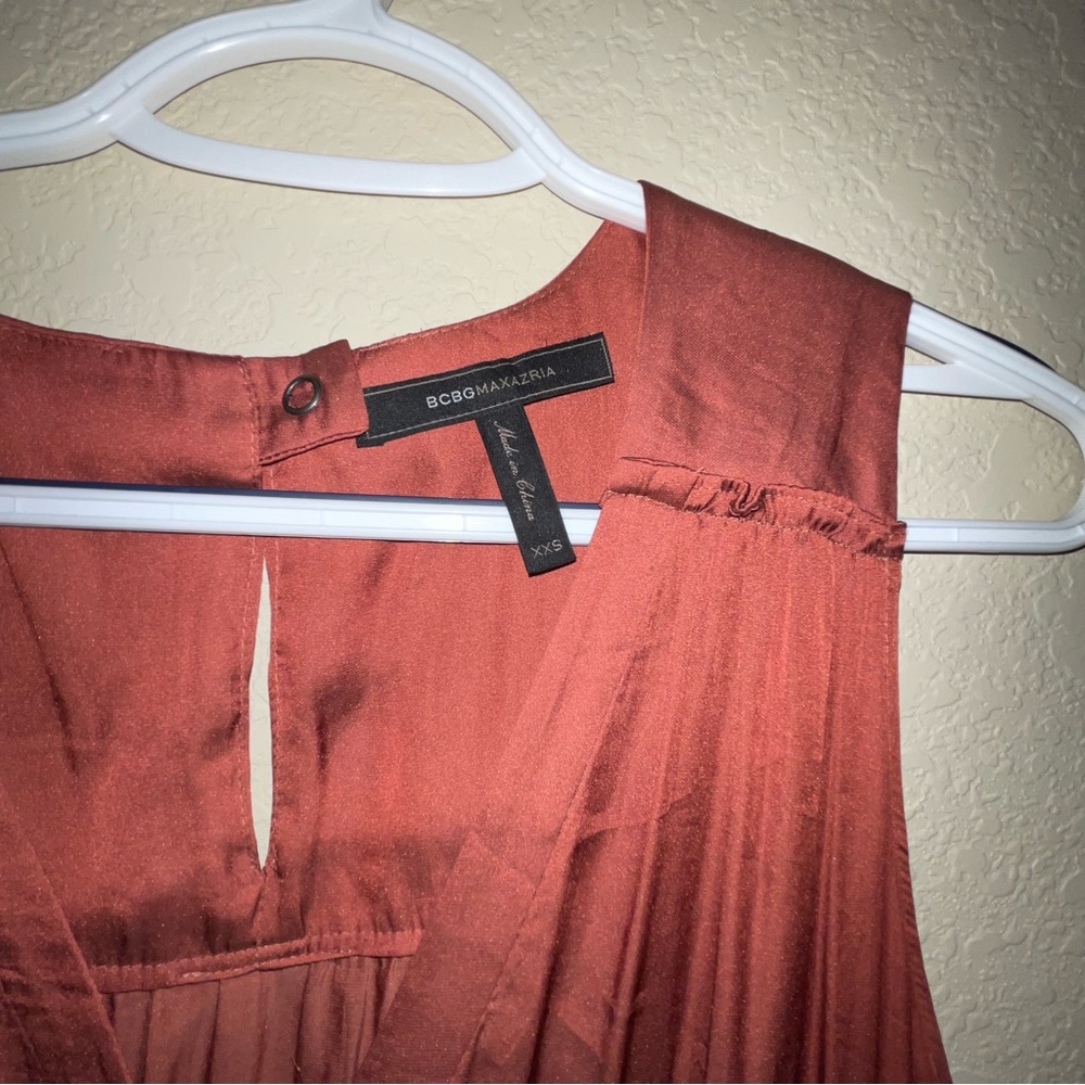 BCBGeneration Rust Sleeveless Romper - Picture 2 of 9